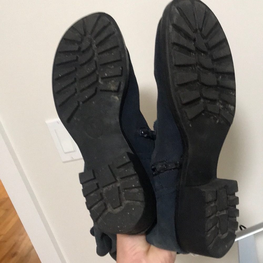 Shoes - Picture 5 of 5